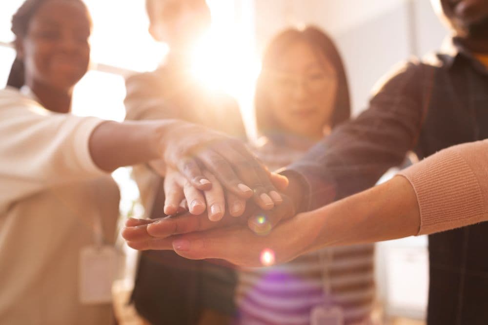 Cover image for Community Support: 5 Benefits Addicts Gain from It